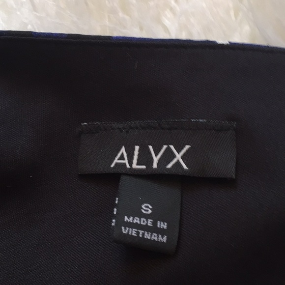 🌸 Beautiful Top 🌸 - Picture 5 of 5